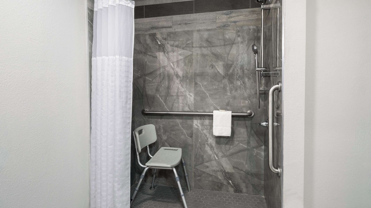 Photo of Bathroom in Locust Grove