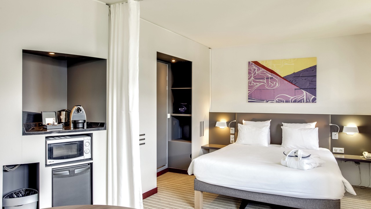 Photo of Bedroom in Saint-Denis
