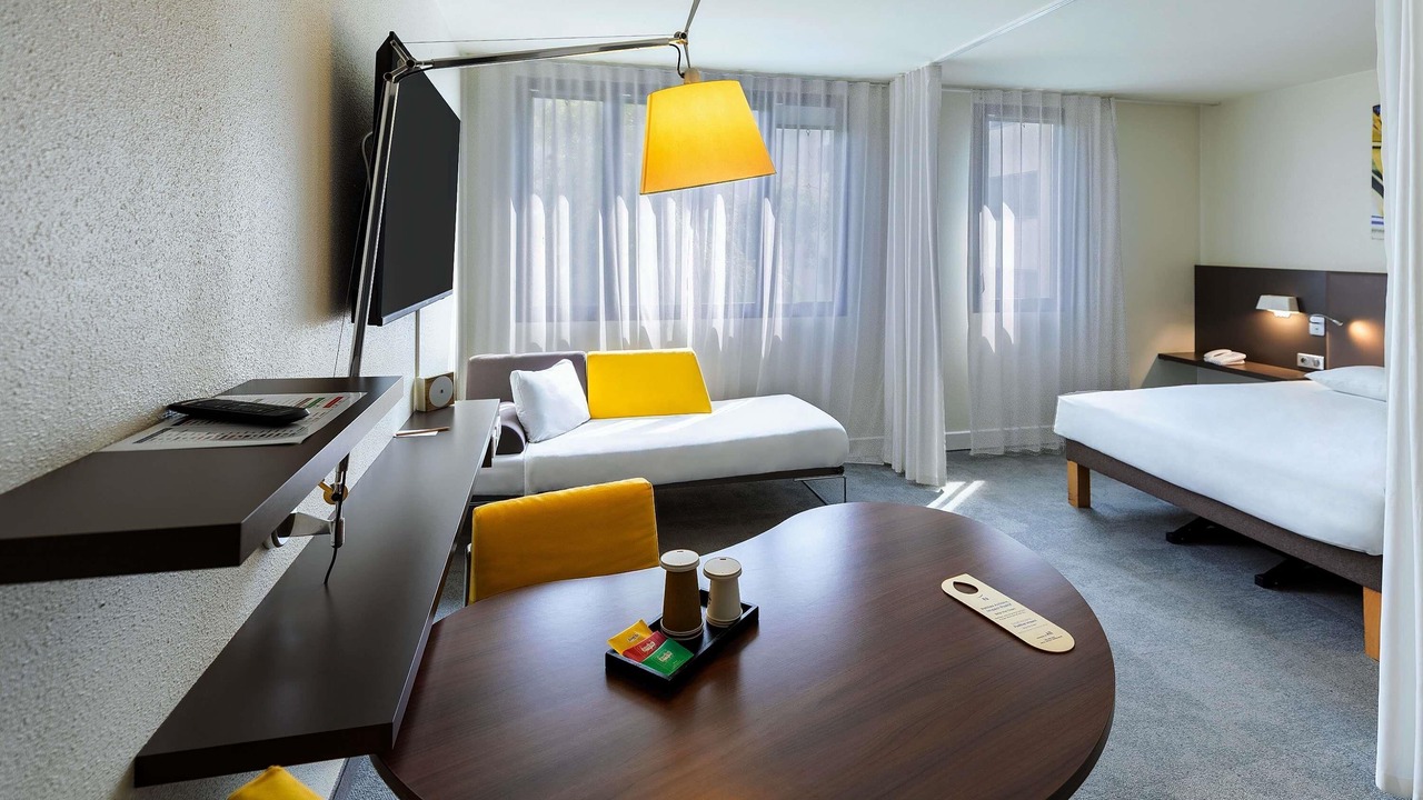 Photo of Bedroom in Saint-Denis