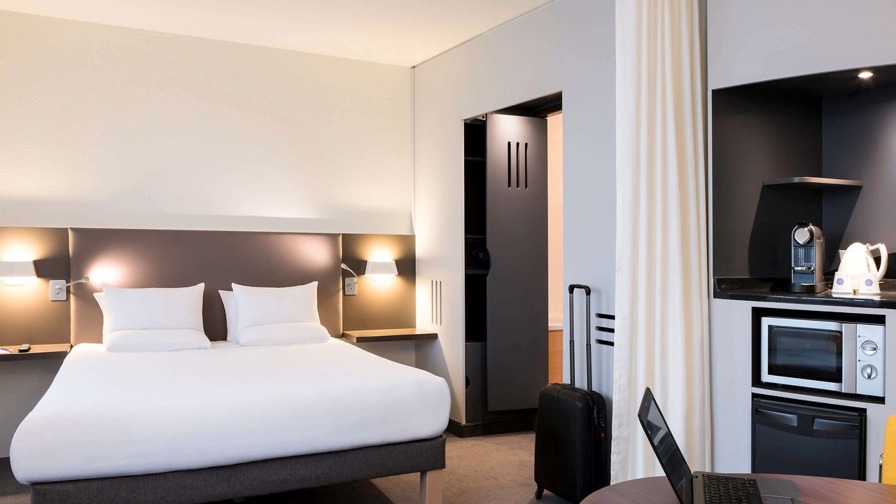 Photo of Bedroom in Saint-Denis