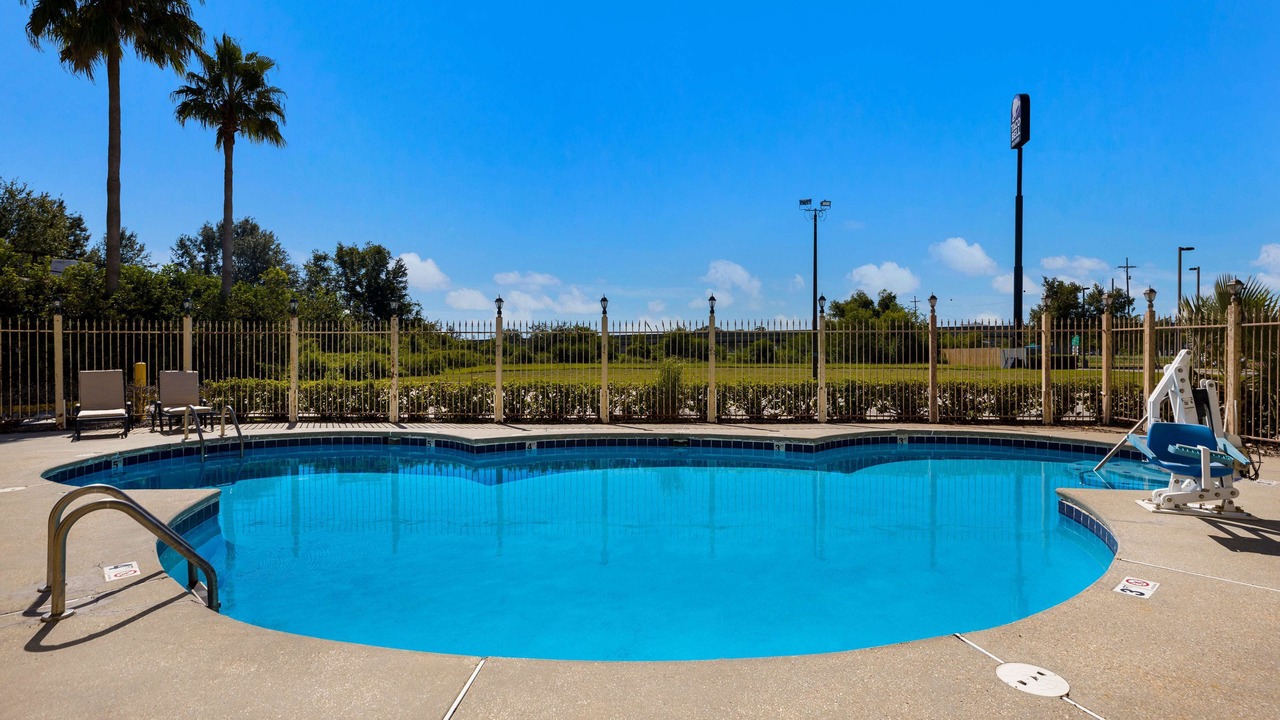 Photo of Outdoor in Gray