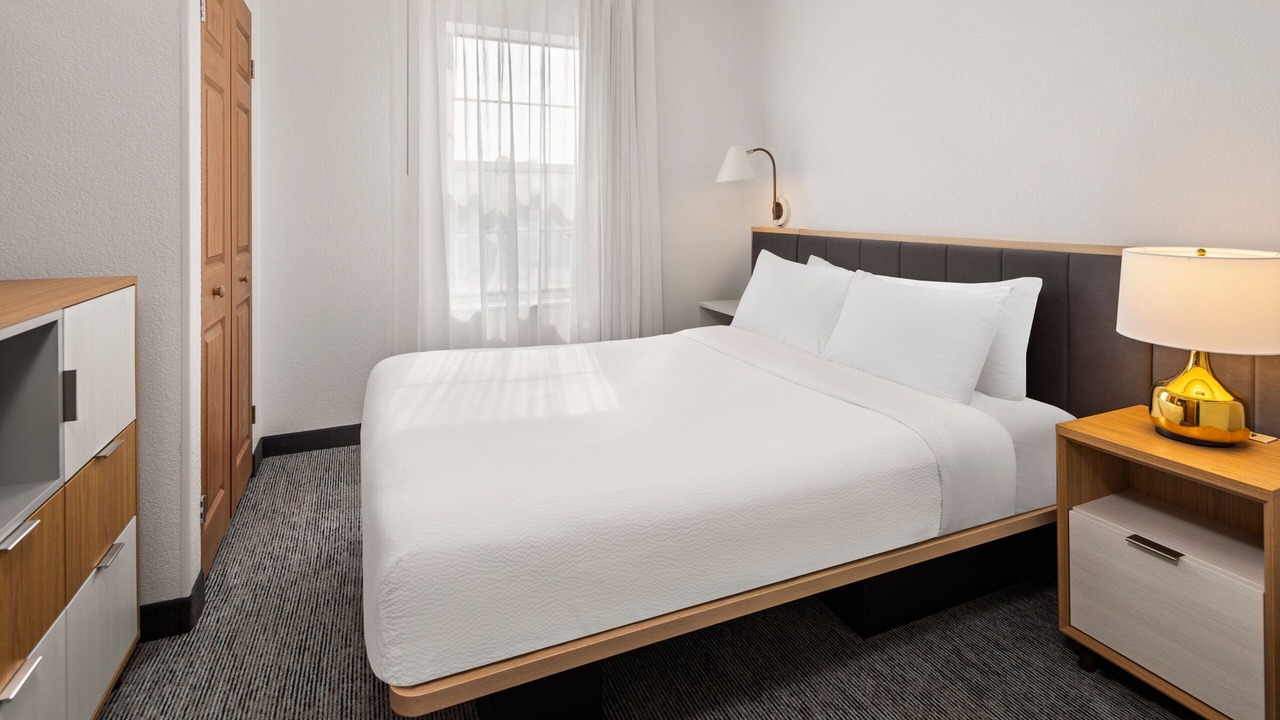 Photo of Bedroom in Lombard
