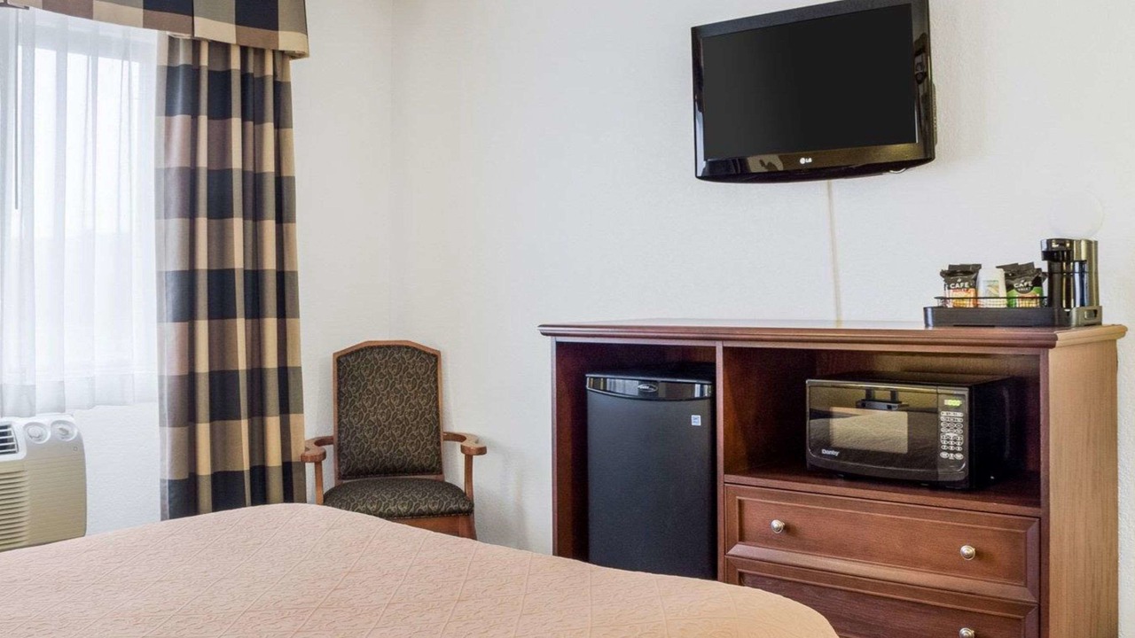 Photo of Bedroom in Oacoma