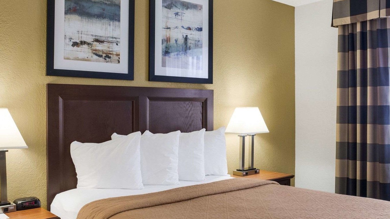 Photo of Bedroom in Oacoma