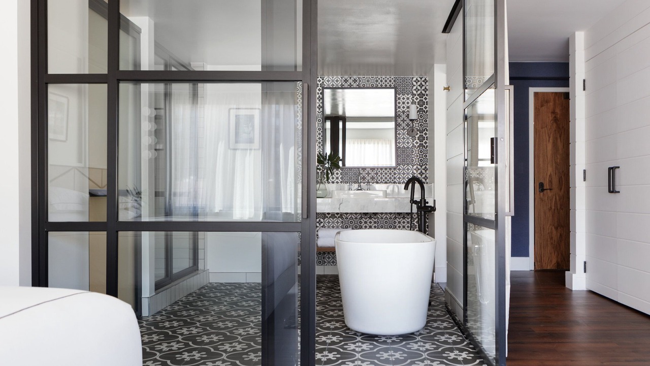 Photo of Bedroom in Embassy Row