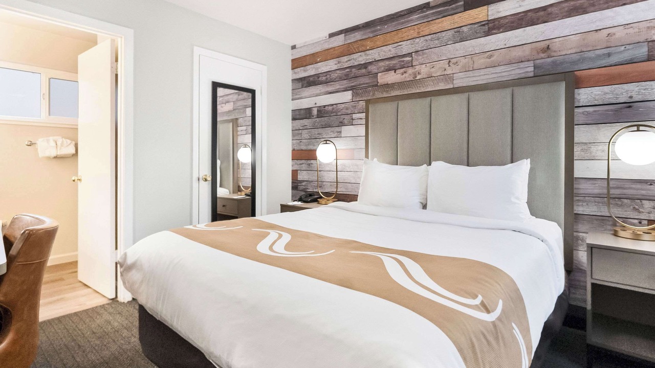 Photo of Bedroom in Lakeside Park