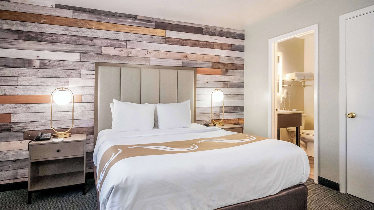 Photo of Bedroom in Lakeside Park