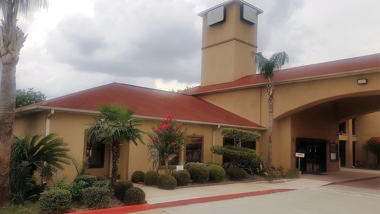 Photo of Outdoor in FM 1960