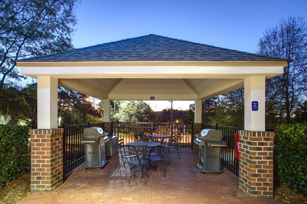 Photo of Outdoor in Crabtree