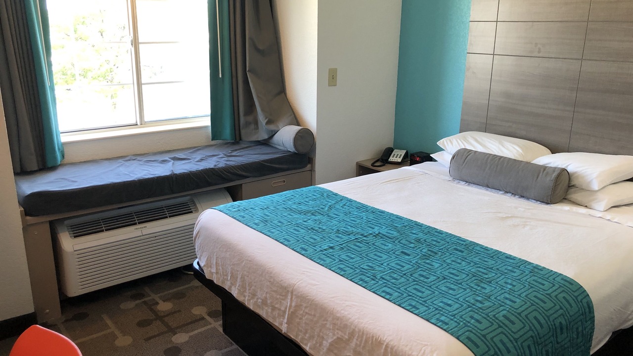 Photo of Bedroom in Elk Grove Village