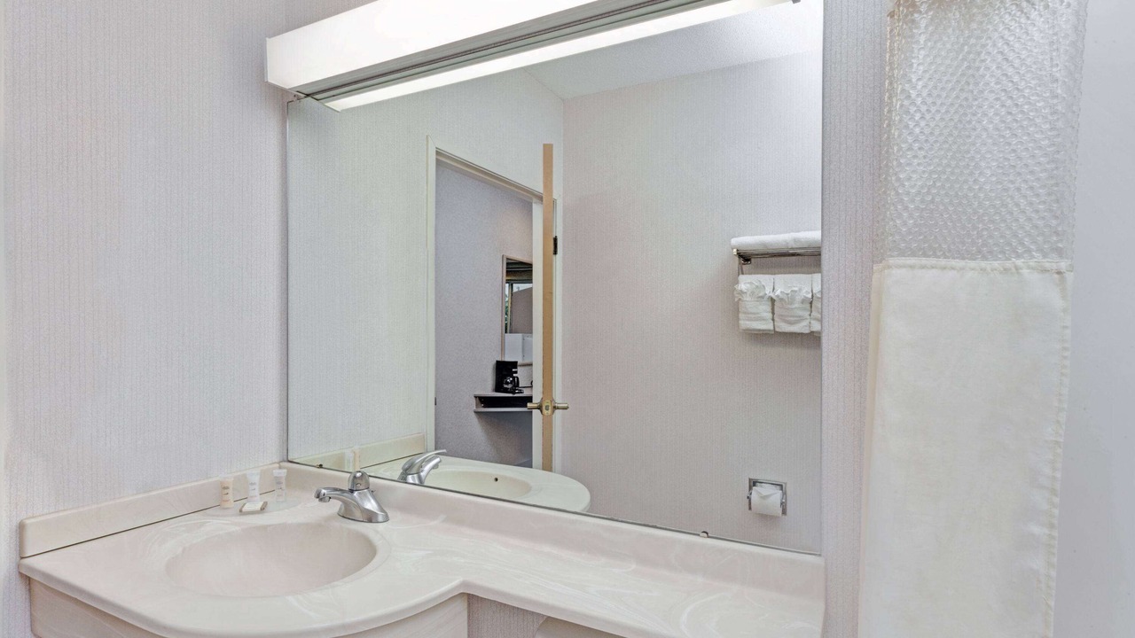 Photo of Bedroom in Elk Grove Village