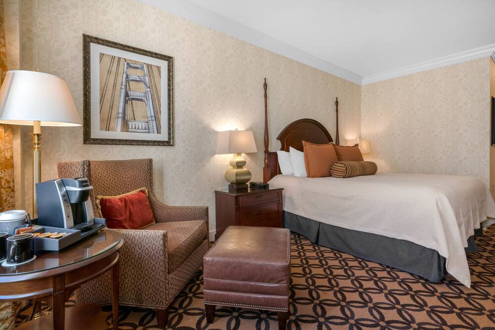 Photo of Others in Financial District