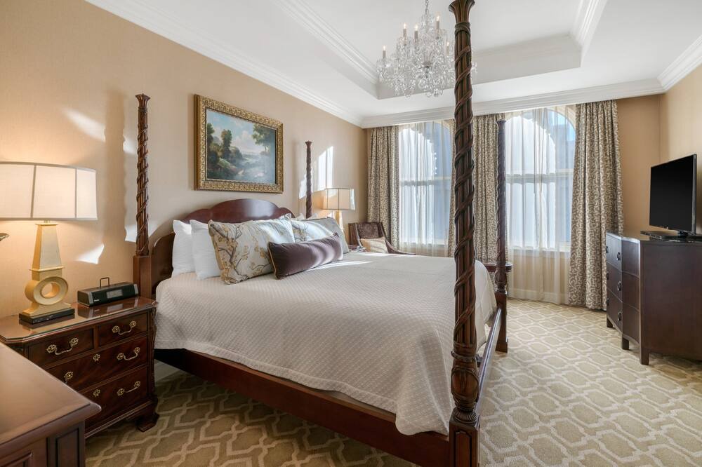 Photo of Others in Financial District