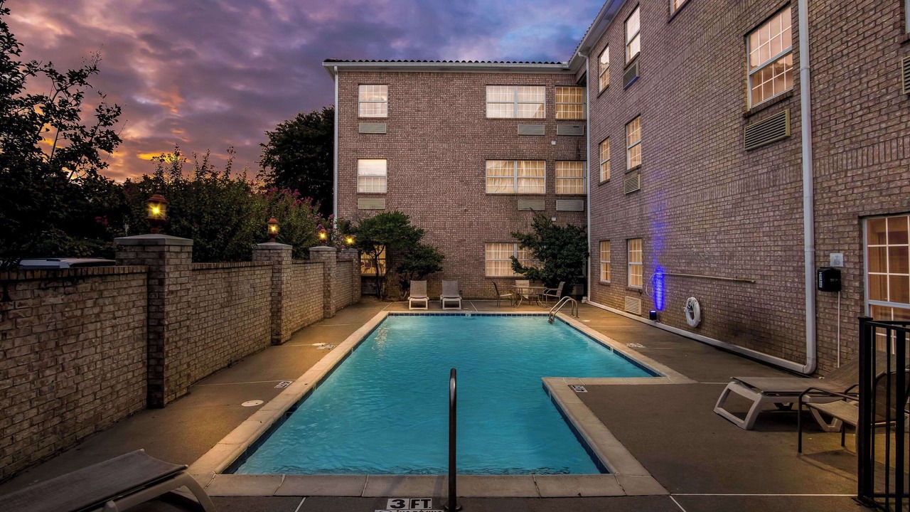 Photo of Outdoor in Addison