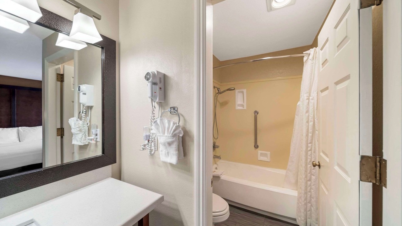 Photo of Bedroom in Red Bluff