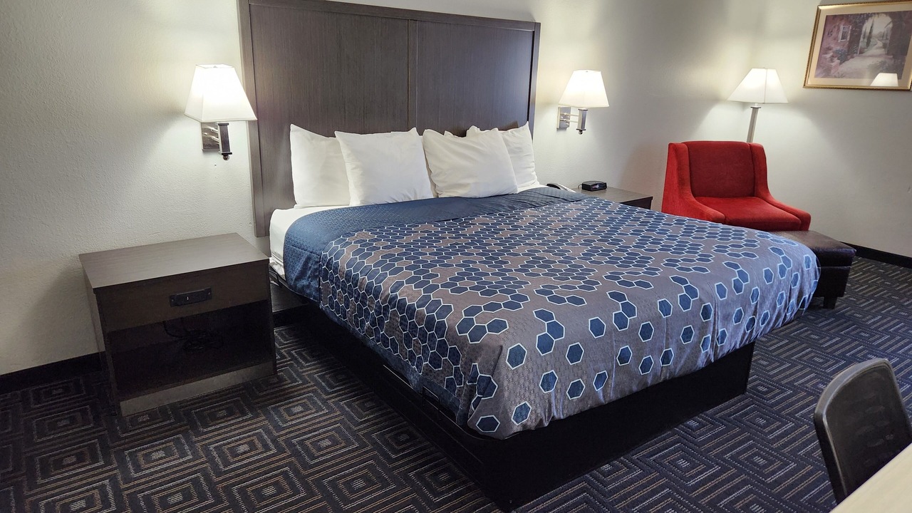 Photo of Bedroom in Mounds View