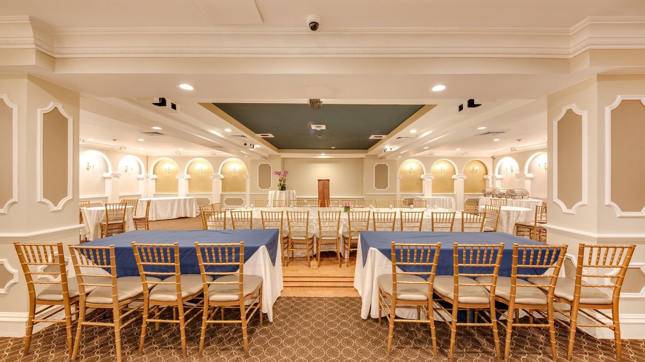 Photo of Others in Great Neck Plaza