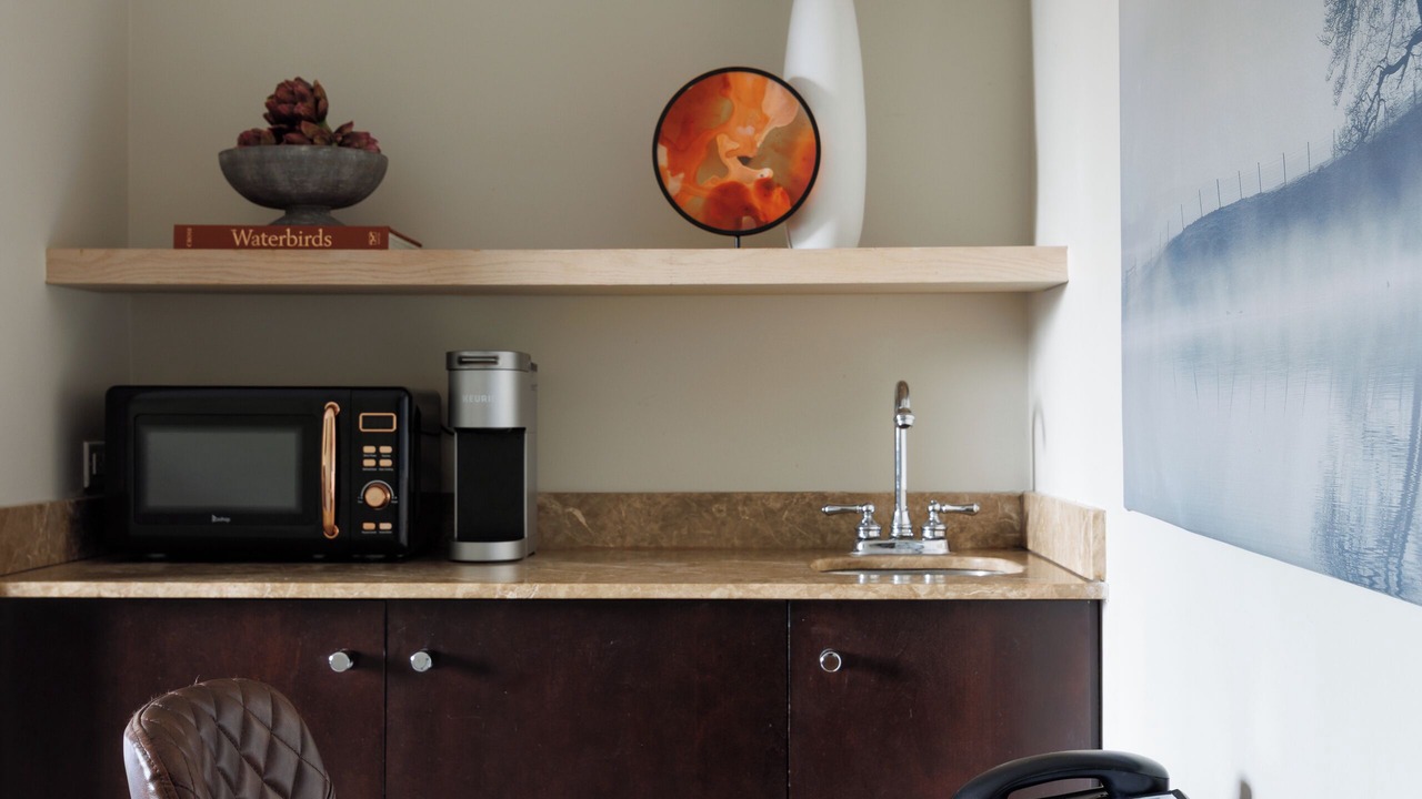 Photo of Bedroom in Great Neck Plaza