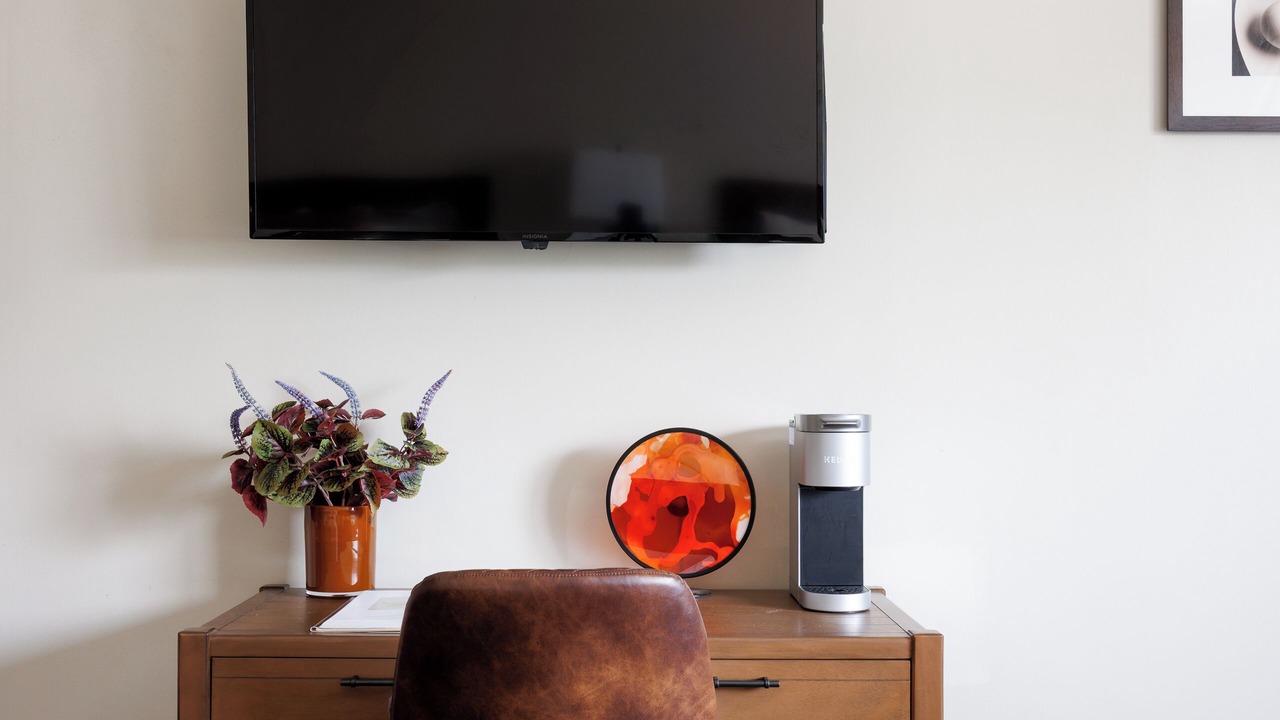 Photo of Bedroom in Great Neck Plaza