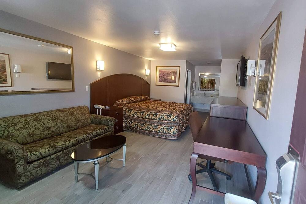Photo of Bedroom in Norco