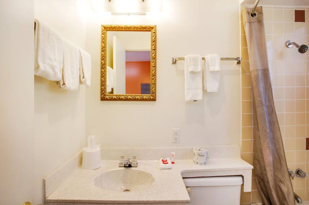 Photo of Bathroom in Carrolls