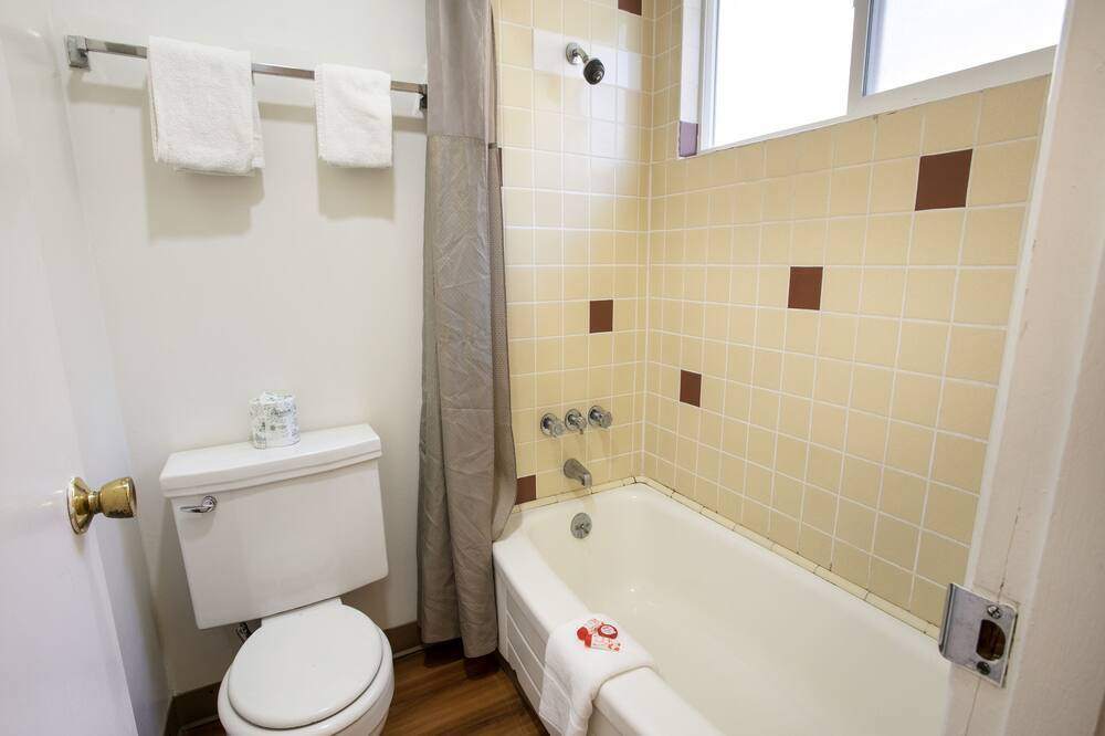Photo of Bathroom in Carrolls