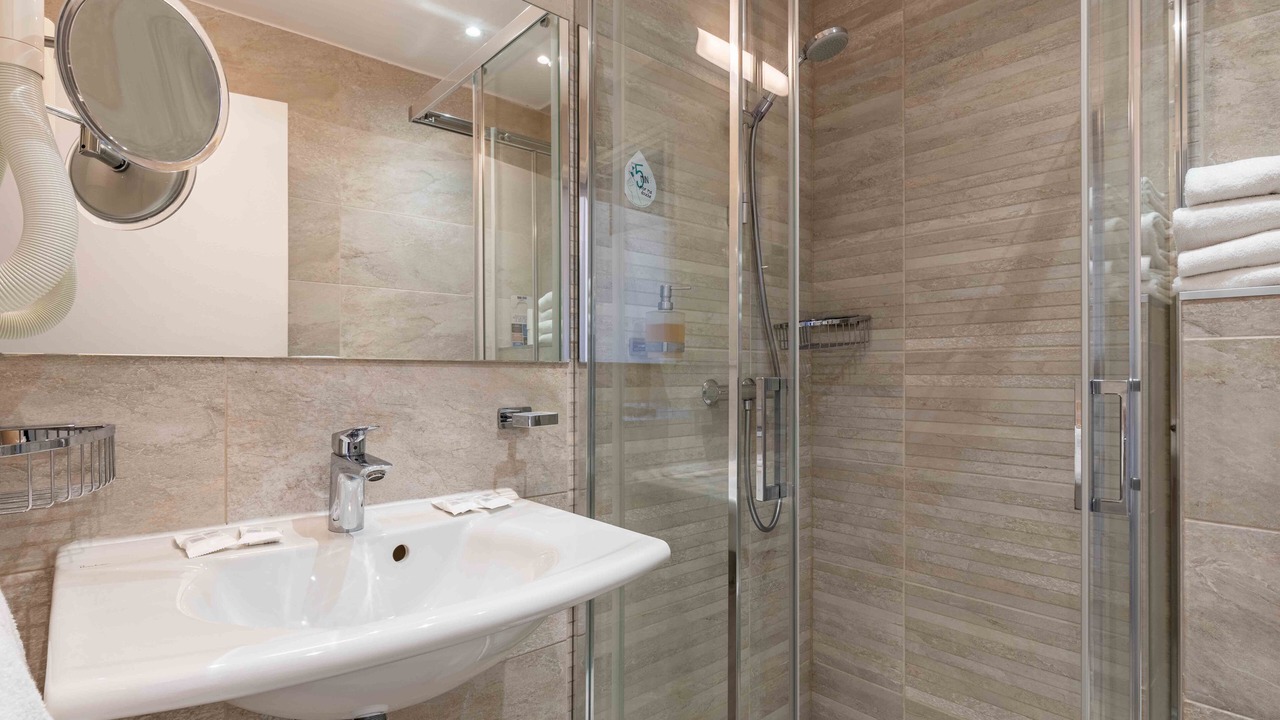 Photo of Bathroom in Courtoisville-Sillon-Moka