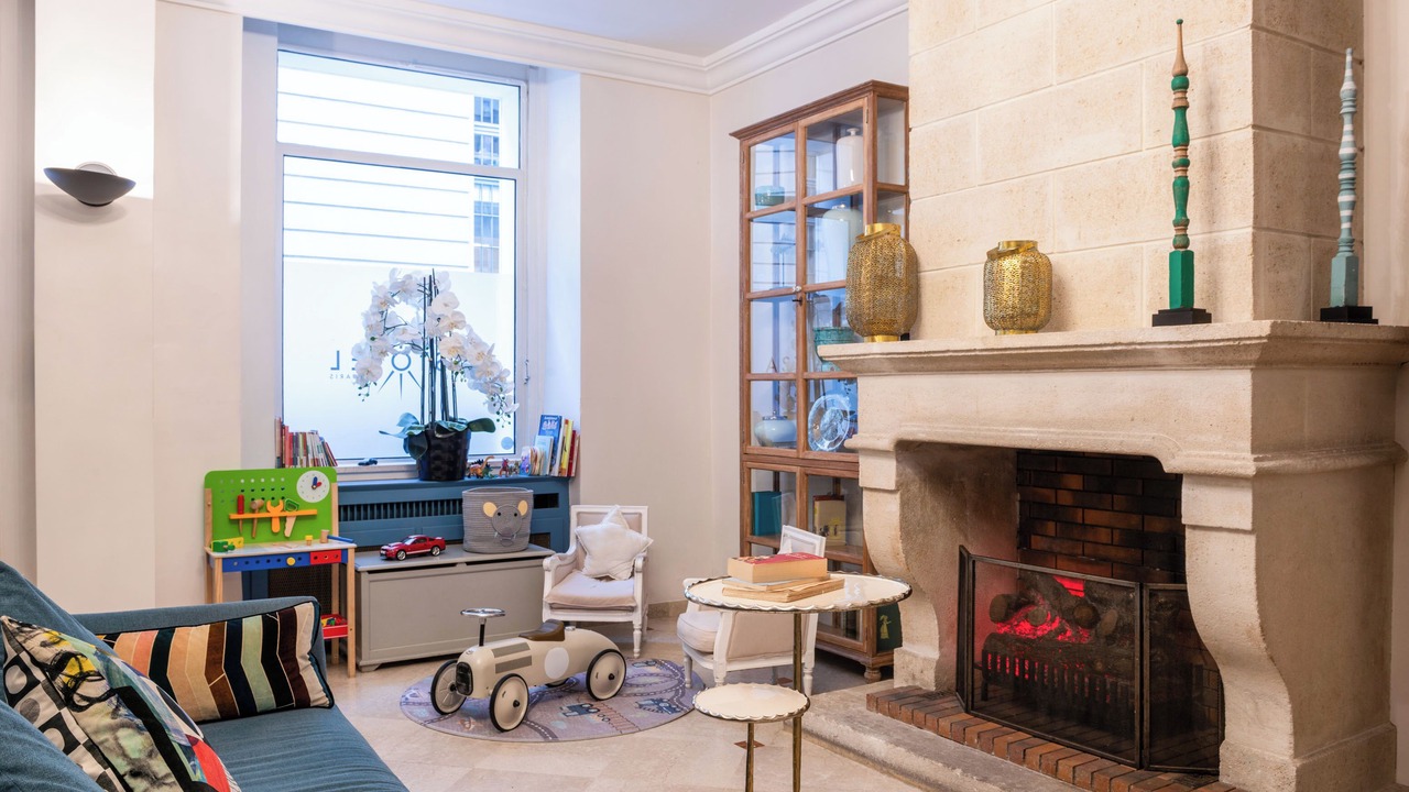 Photo of Others in Vivienne