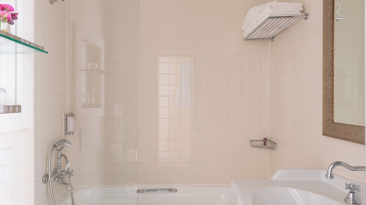 Photo of Bathroom in 8th Arrondissement