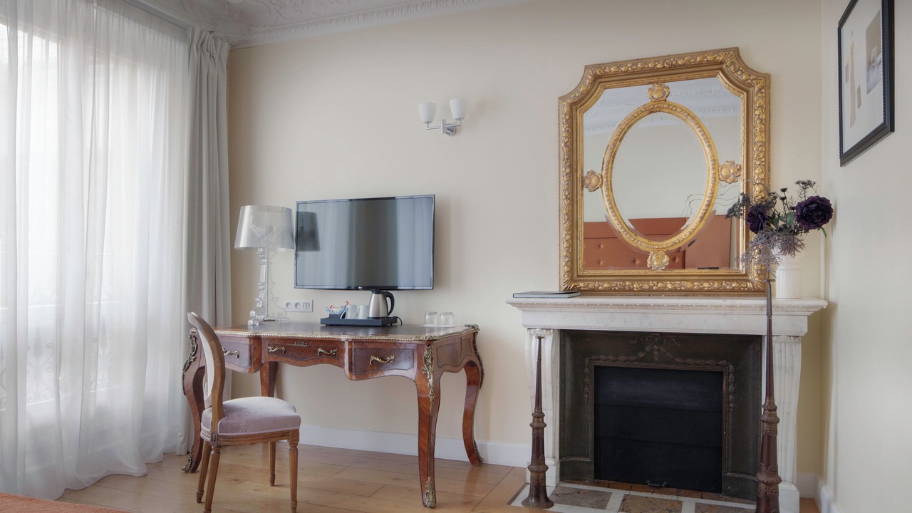Photo of Bedroom in 8th Arrondissement