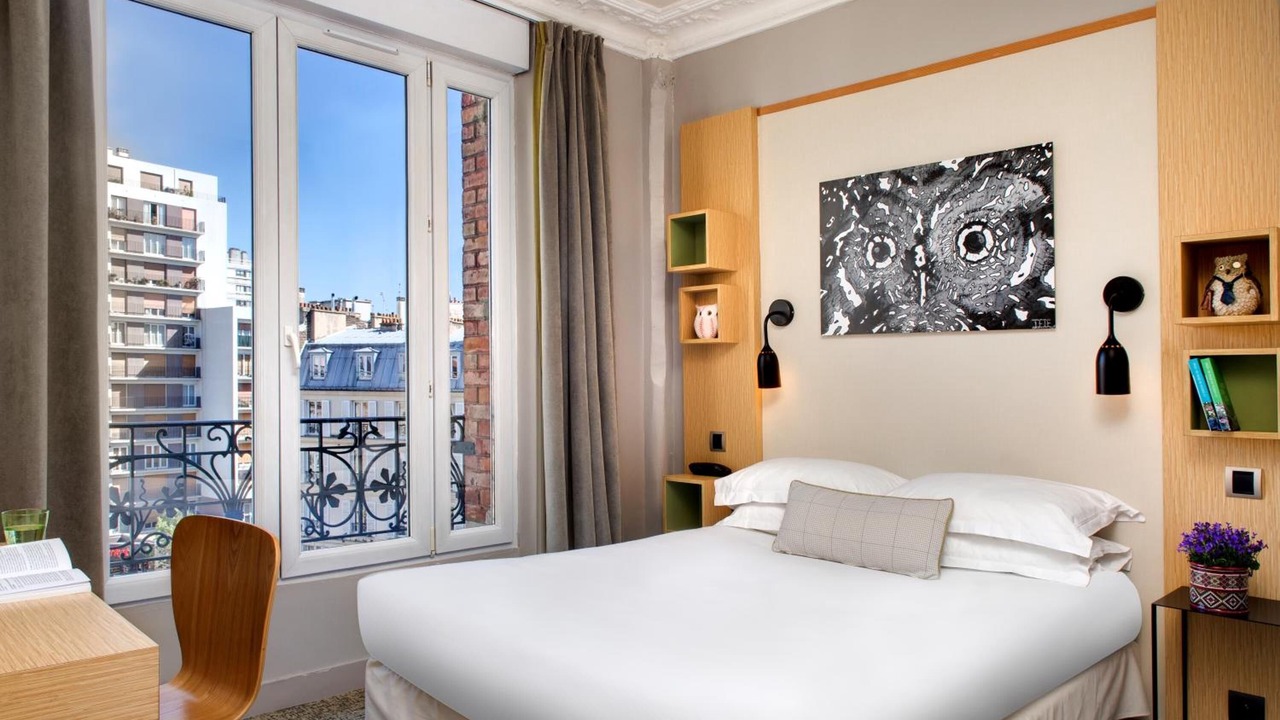 Photo of Bedroom in Saint-Lambert