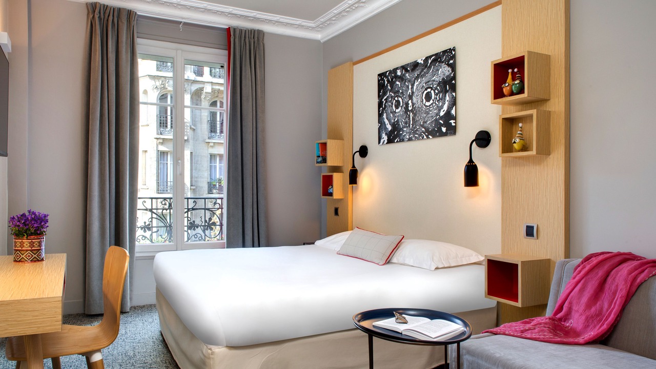 Photo of Bedroom in Saint-Lambert