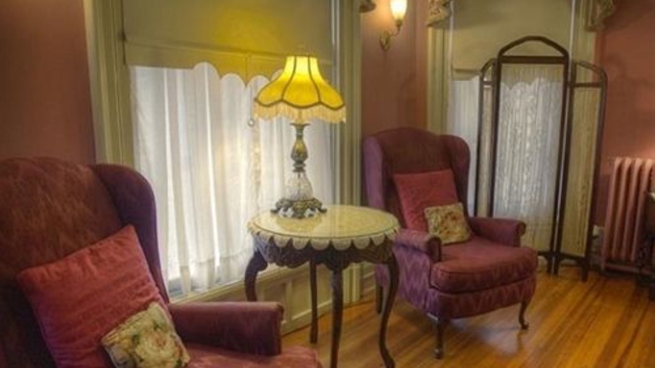 Photo of Livingroom in West Washington