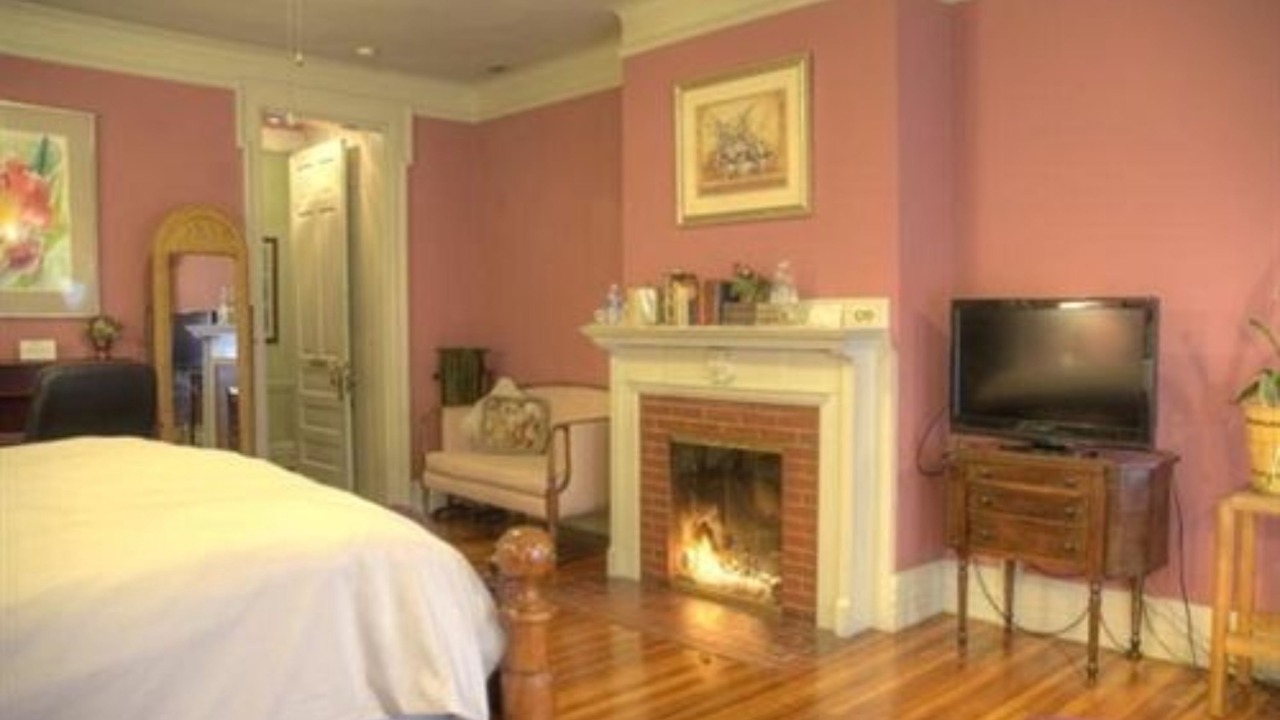 Photo of Livingroom in West Washington