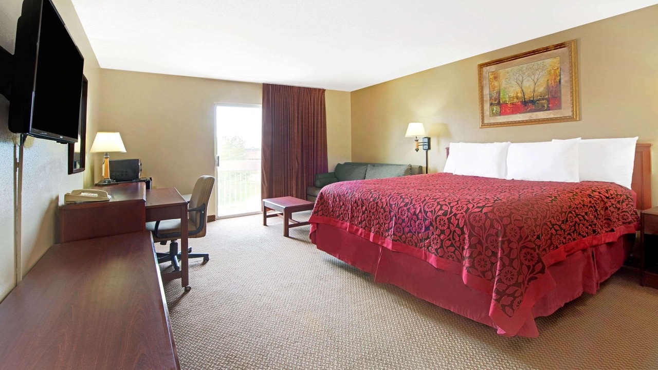 Photo of Bedroom in Maryland Heights
