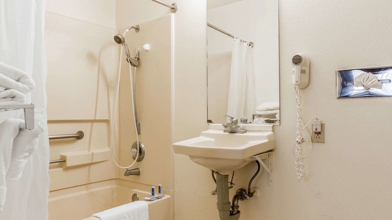 Photo of Bathroom in Rohnert Park