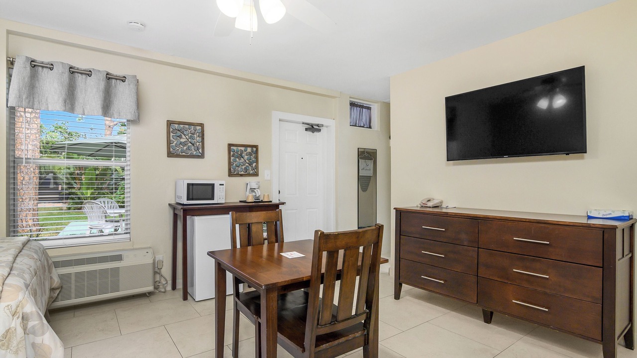 Photo of Bedroom in Palm River Estates