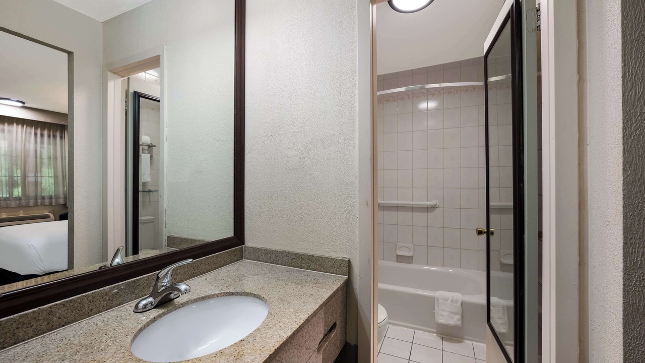 Photo of Bathroom in Woodbury