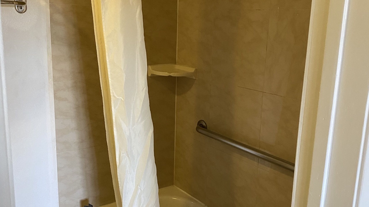 Photo of Bathroom in Lincoln Acres