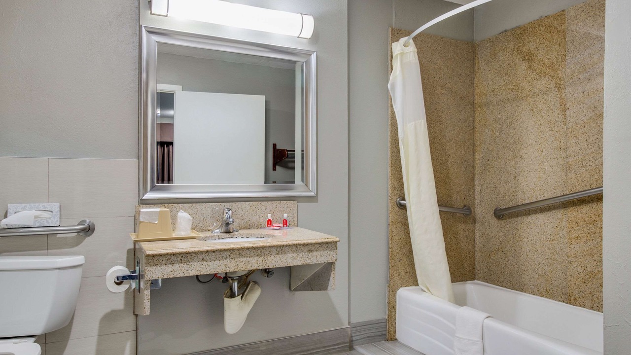 Photo of Bathroom in US 290