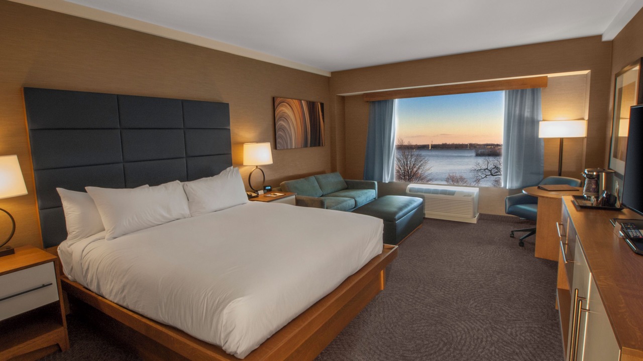 Photo of Bedroom in Downtown Niagara Falls