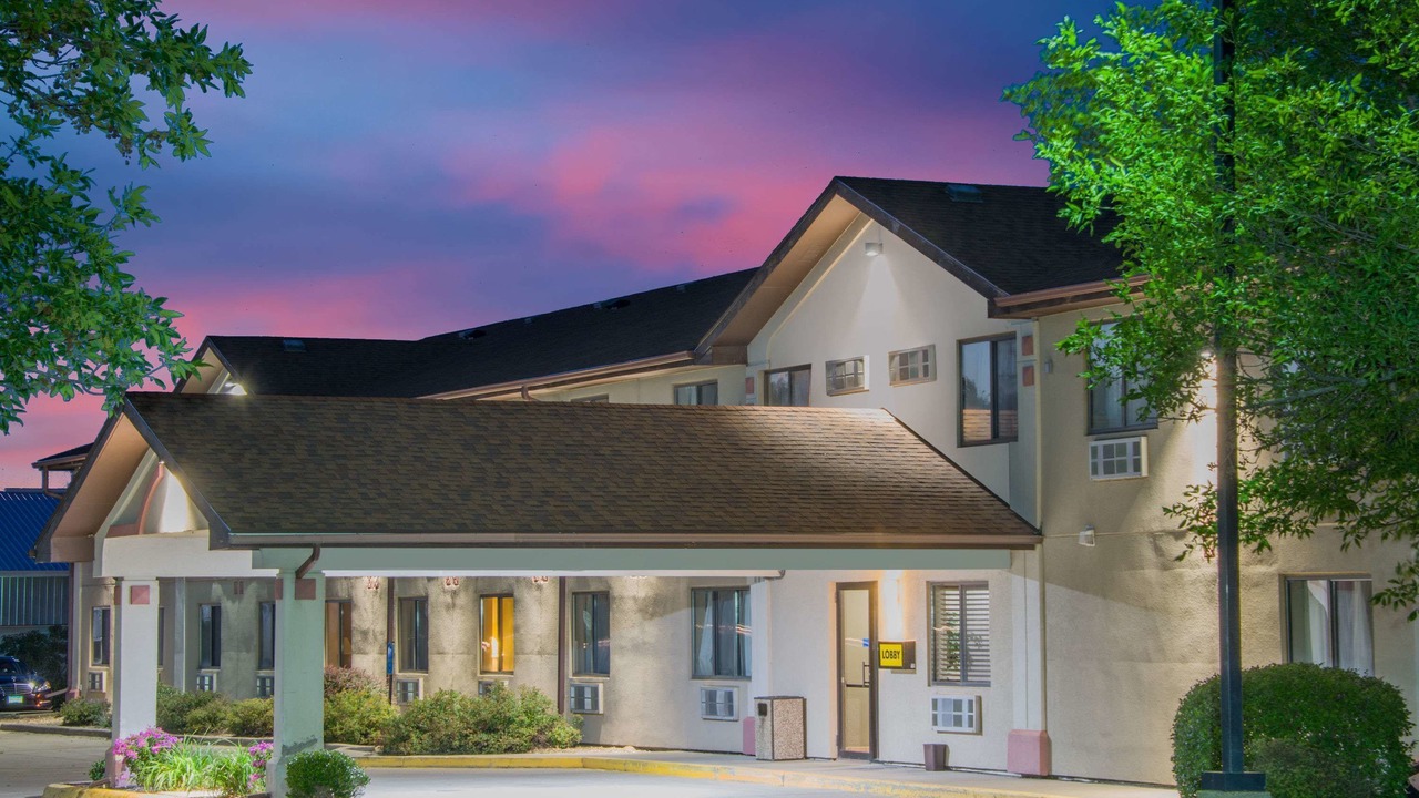 Photo of Buildings in Knoxville