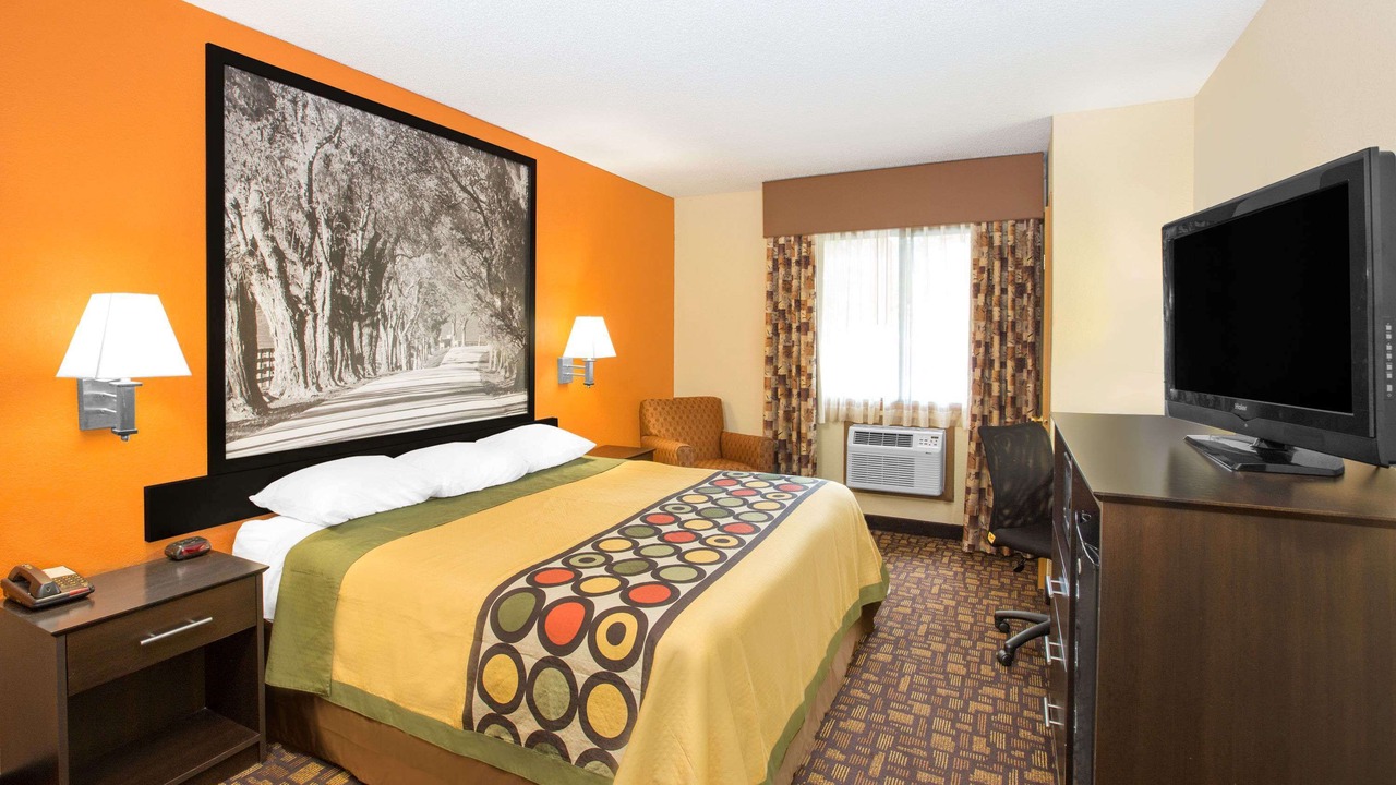Photo of Bedroom in Clive