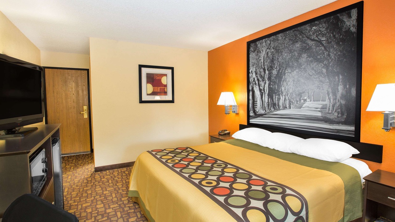 Photo of Bedroom in Clive