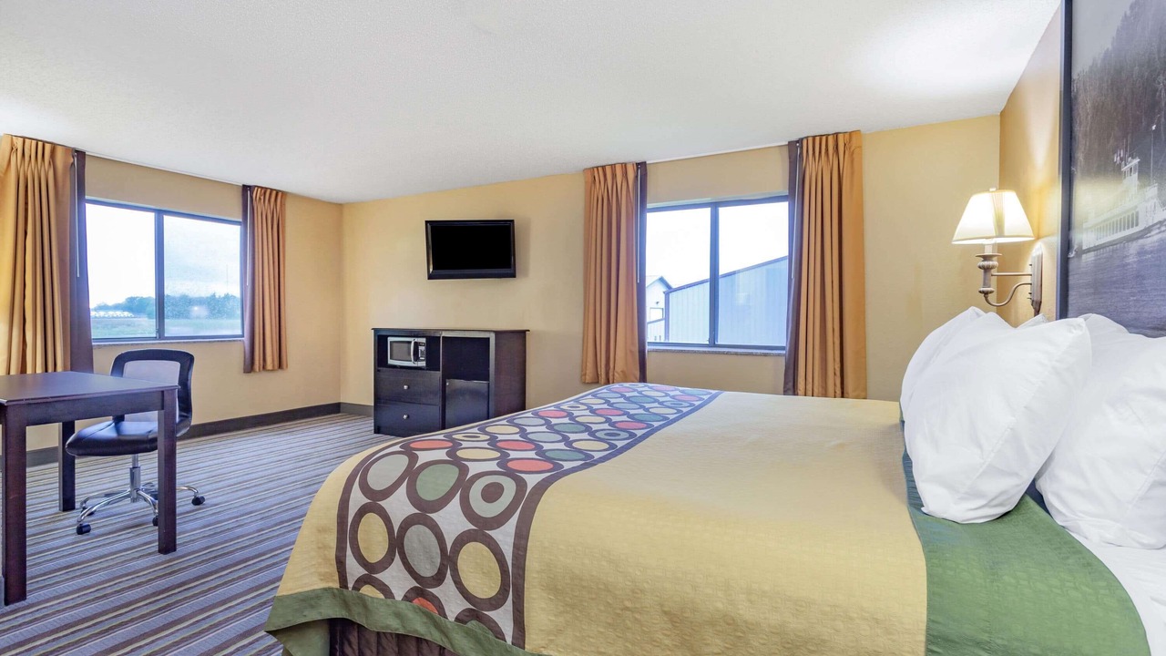 Photo of Bedroom in Iowa Falls