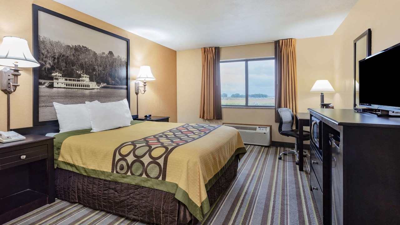 Photo of Bedroom in Iowa Falls