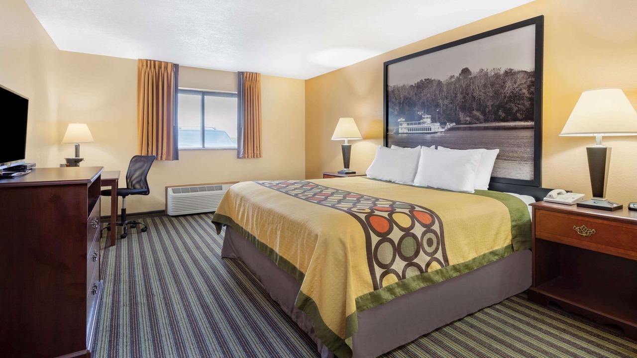 Photo of Bedroom in Iowa Falls