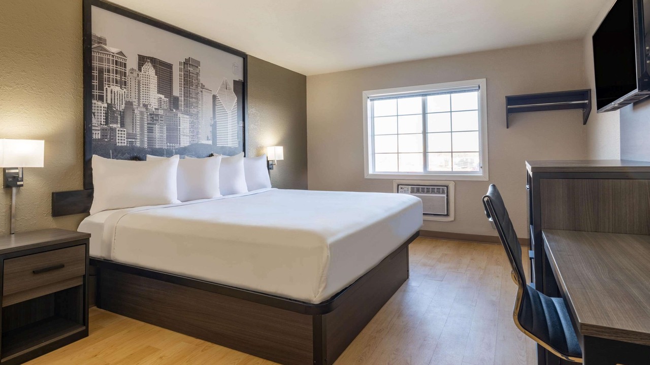 Photo of Bedroom in Clinton