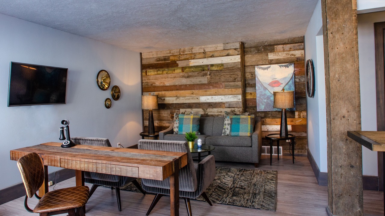 Photo of Livingroom in Okoboji