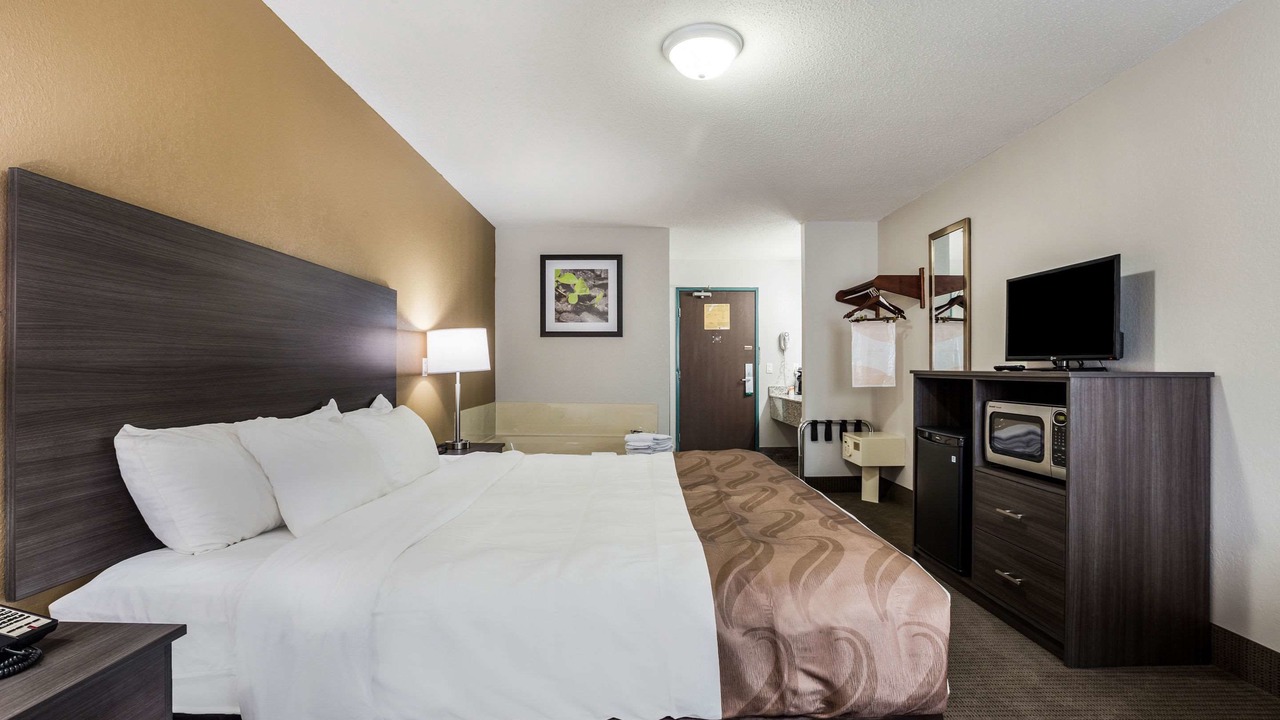 Photo of Bedroom in Clare